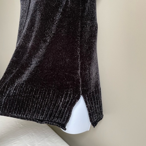 ‼️SALE‼️$25 Like/Bundle/Offer NWOT Black Chenille Oversized Sweater - Picture 3 of 6